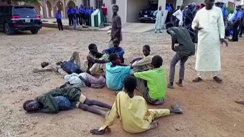 V Nigérii bylo osvobozeno na 200 lidí unesených gangy